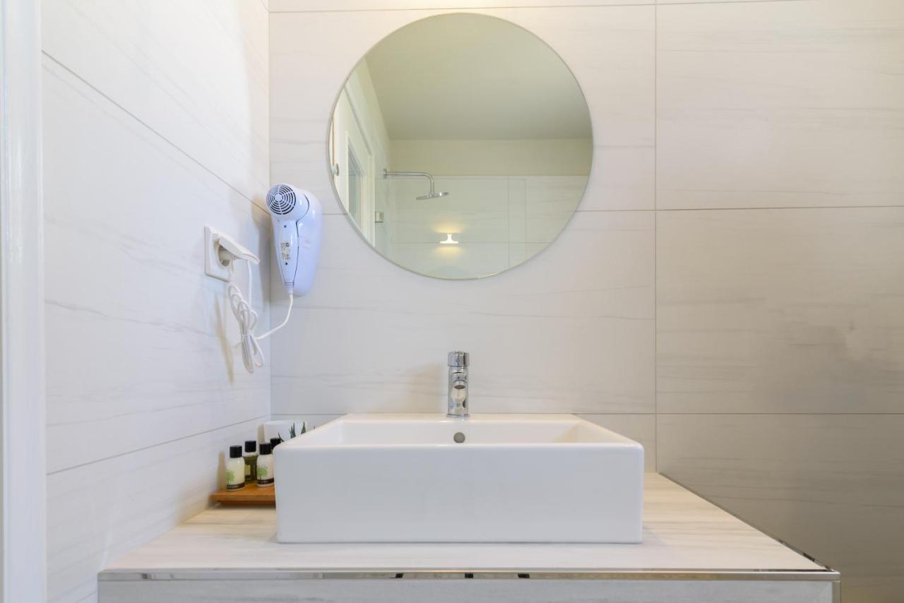De_Naxia Suites Períssa Eksteriør bilde