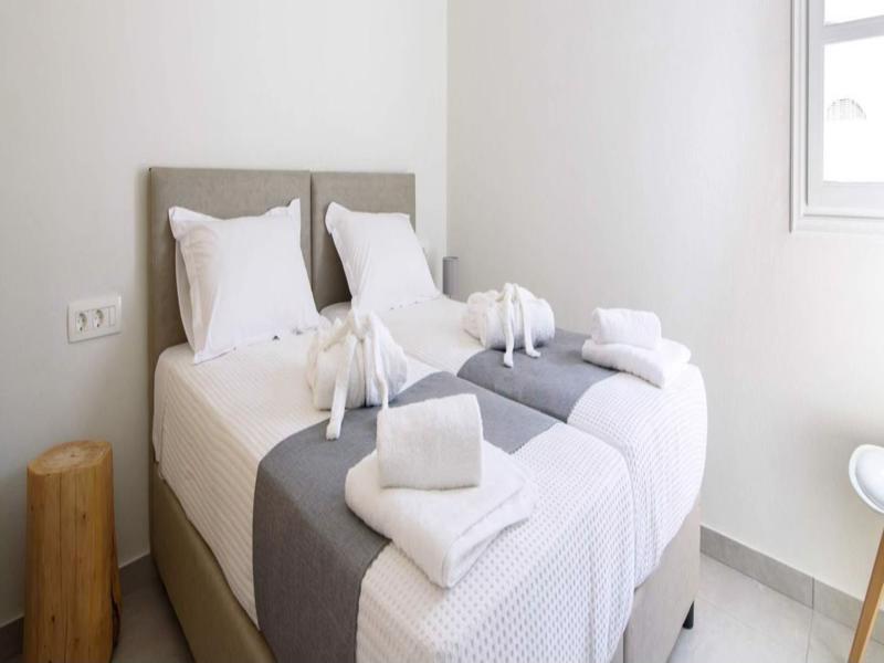De_Naxia Suites Períssa Eksteriør bilde